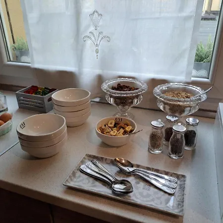 051 & Breakfast בולוניה
